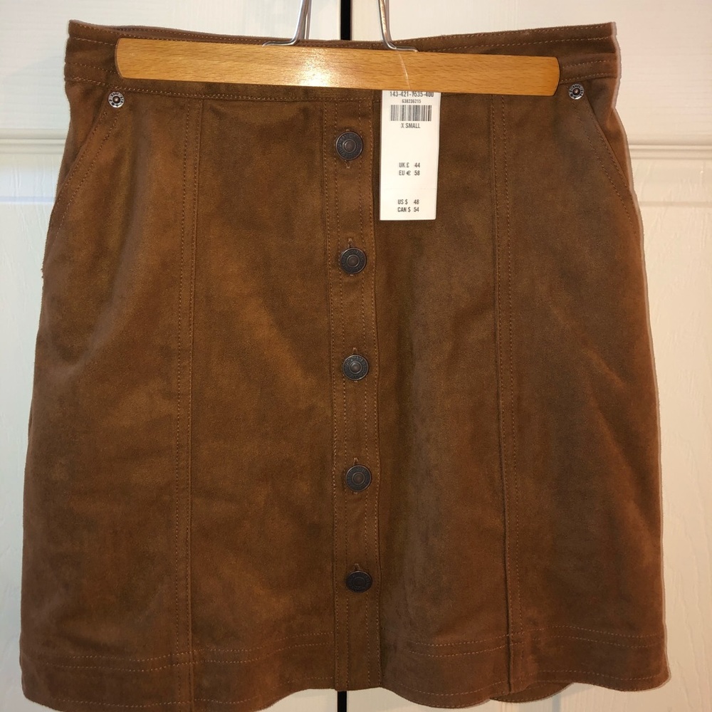 Brand new skirt, button up